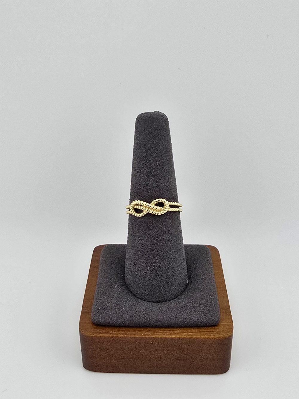 Elegant Twisted Rope Gold Ring
