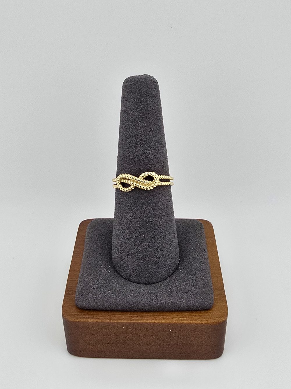 Elegant Twisted Rope Gold Ring - Image 6