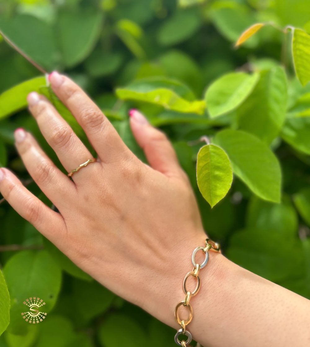 Gold Curved Minimalist Ring - Image 4