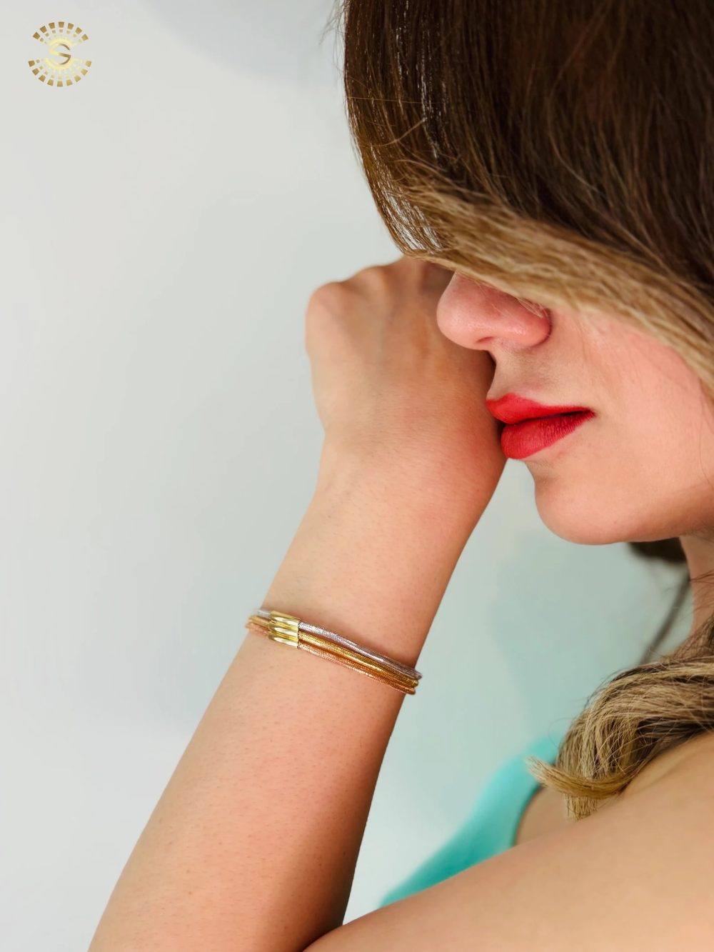 Elegant Three-Color Stretch Bracelet - Image 3